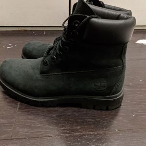 Black Timberland boots size 8 like new